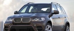 2011 BMW X5 gets new face and engines
